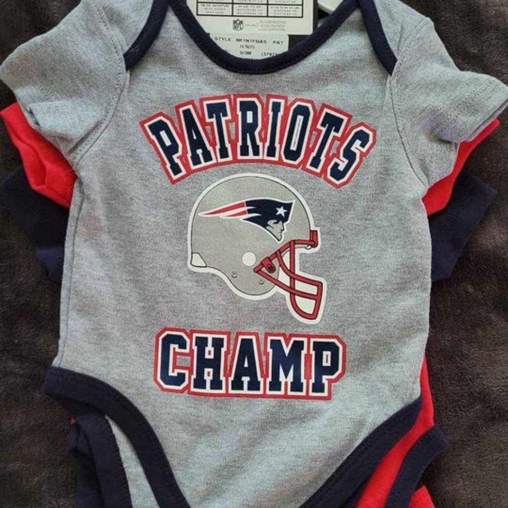 NFL Baby Set of 3 Onesies - Patriots NWT